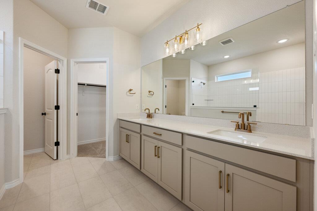 112 Barret Dr, Liberty Hill, TX 78642