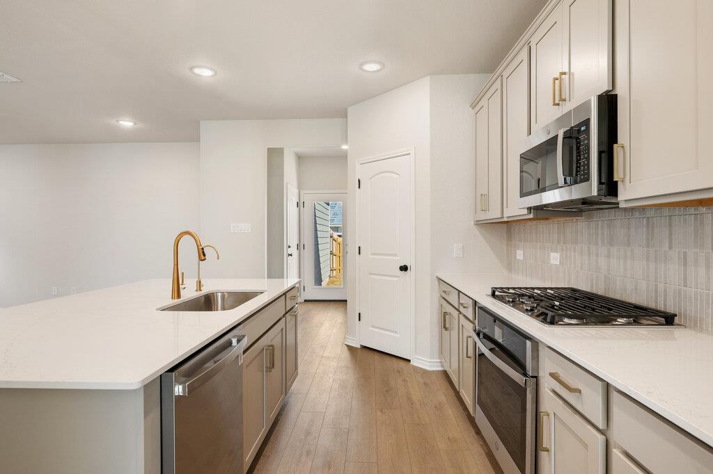 112 Barret Dr, Liberty Hill, TX 78642