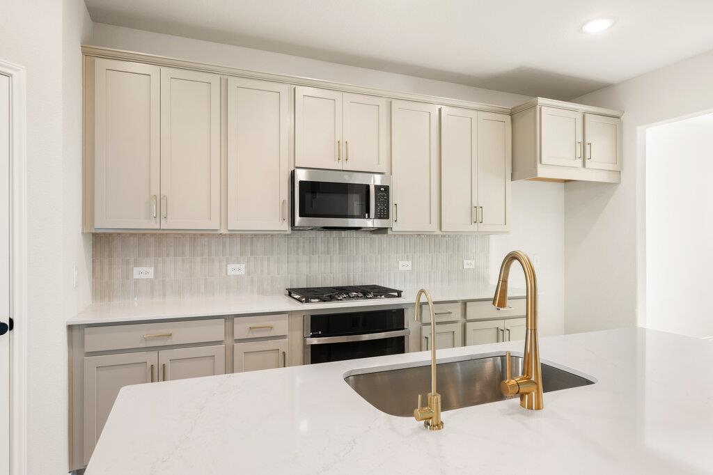 112 Barret Dr, Liberty Hill, TX 78642