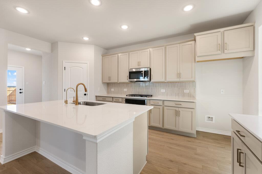 112 Barret Dr, Liberty Hill, TX 78642