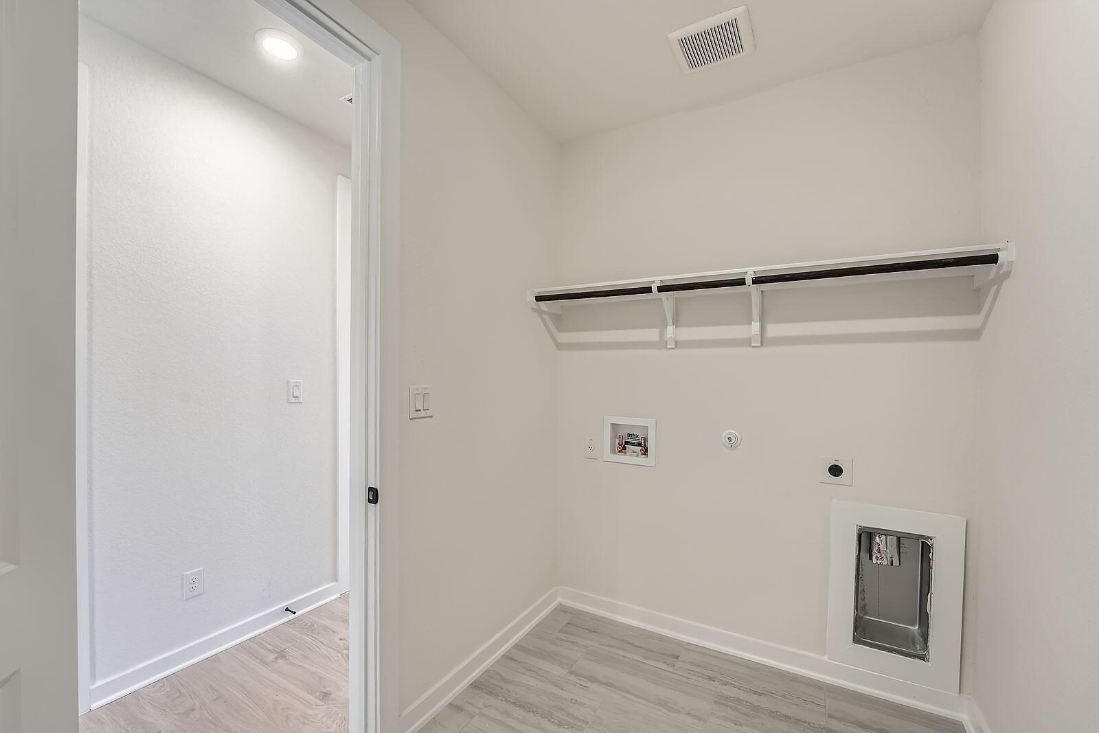 456 Brandywine Rd, Hutto, TX 78634