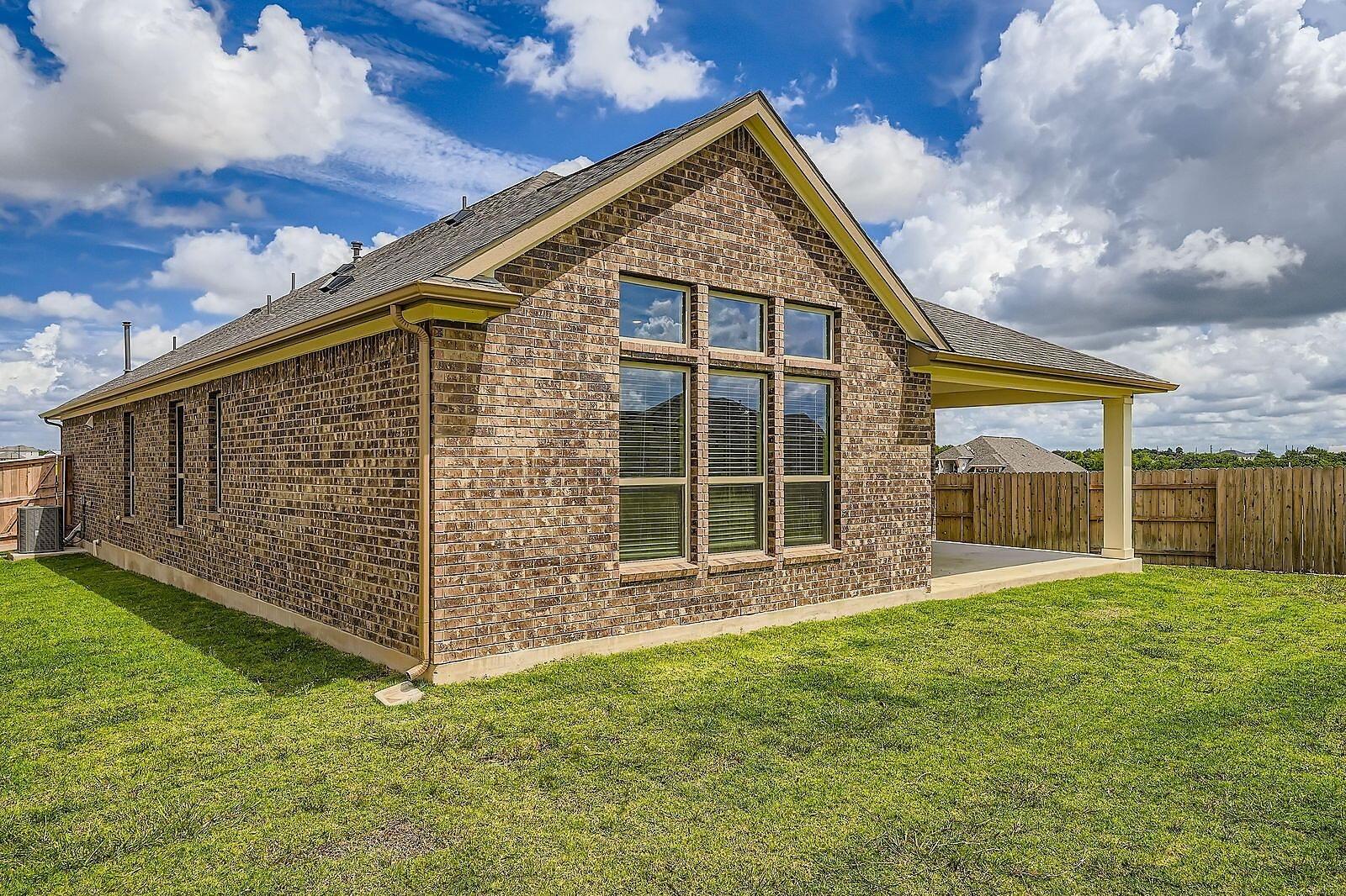 456 Brandywine Rd, Hutto, TX 78634