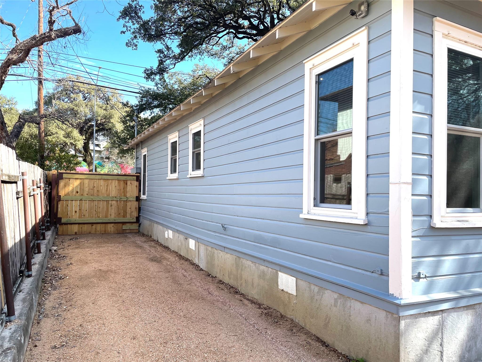 807 E Riverside Dr # A, Austin, TX 78704