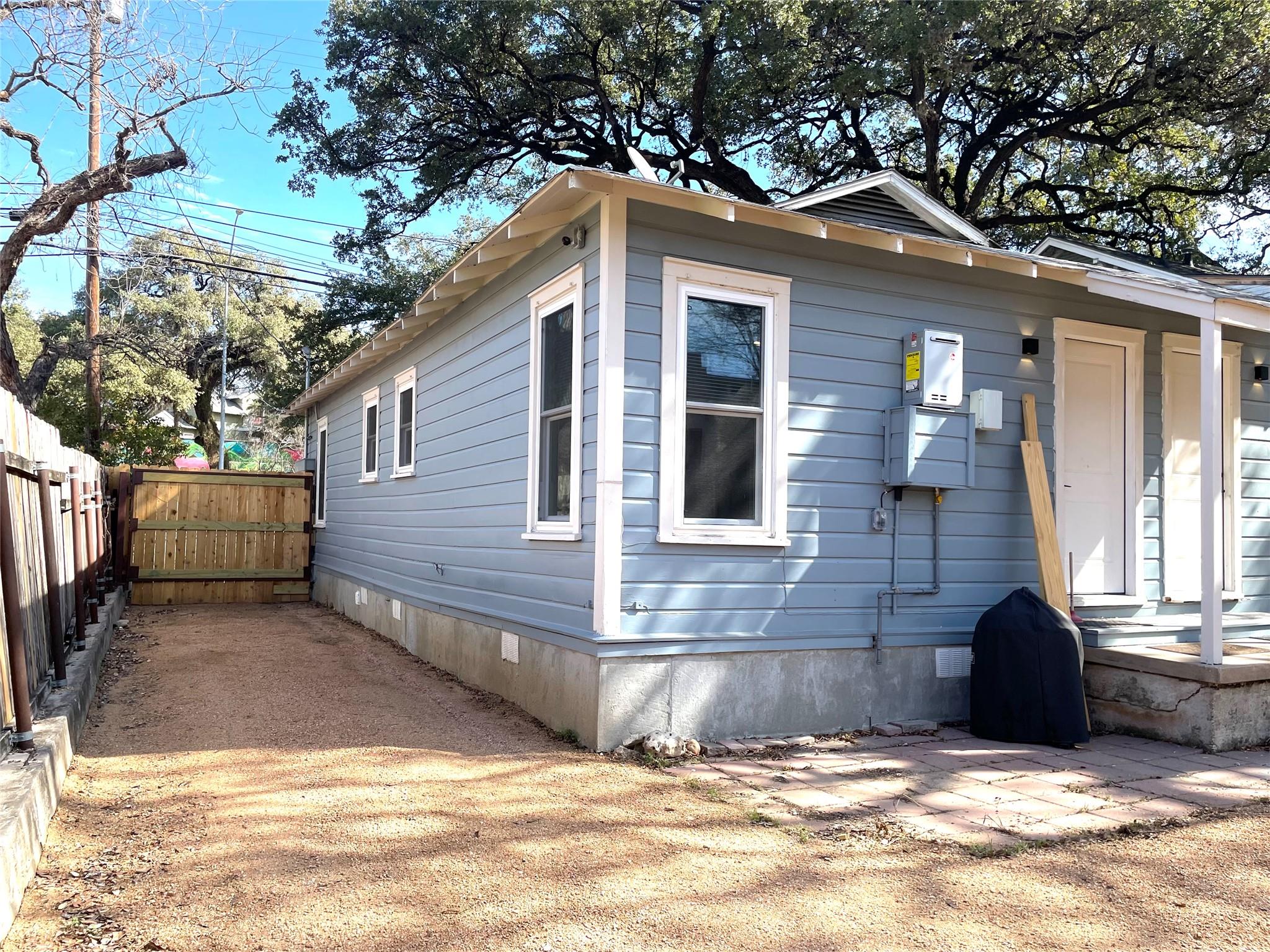 807 E Riverside Dr # A, Austin, TX 78704