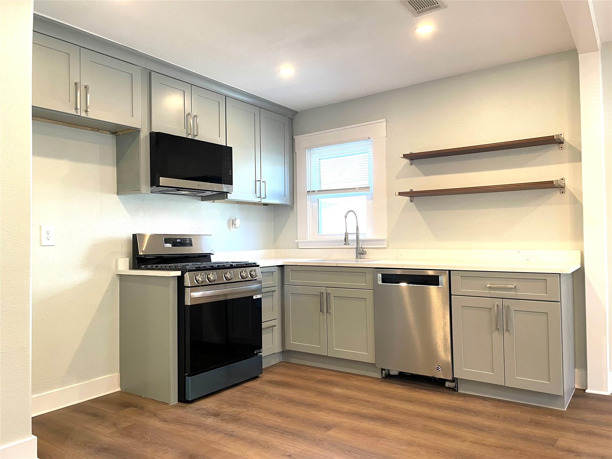 807 E Riverside Dr # A, Austin, TX 78704