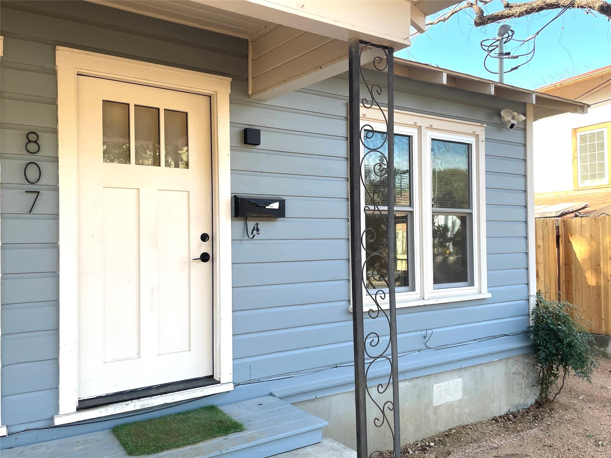 807 E Riverside Dr # A, Austin, TX 78704