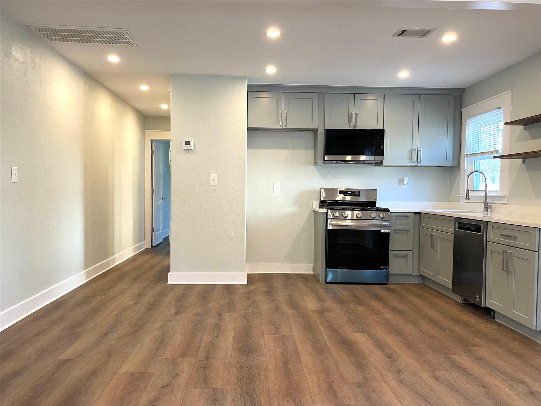 807 E Riverside Dr # A, Austin, TX 78704