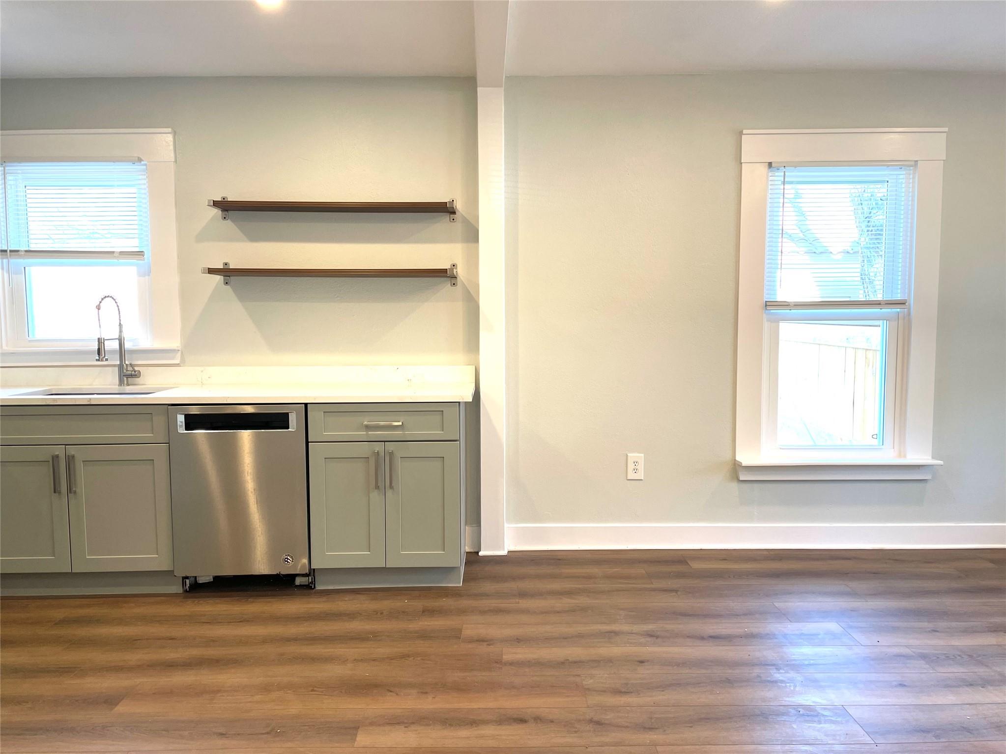 807 E Riverside Dr # A, Austin, TX 78704