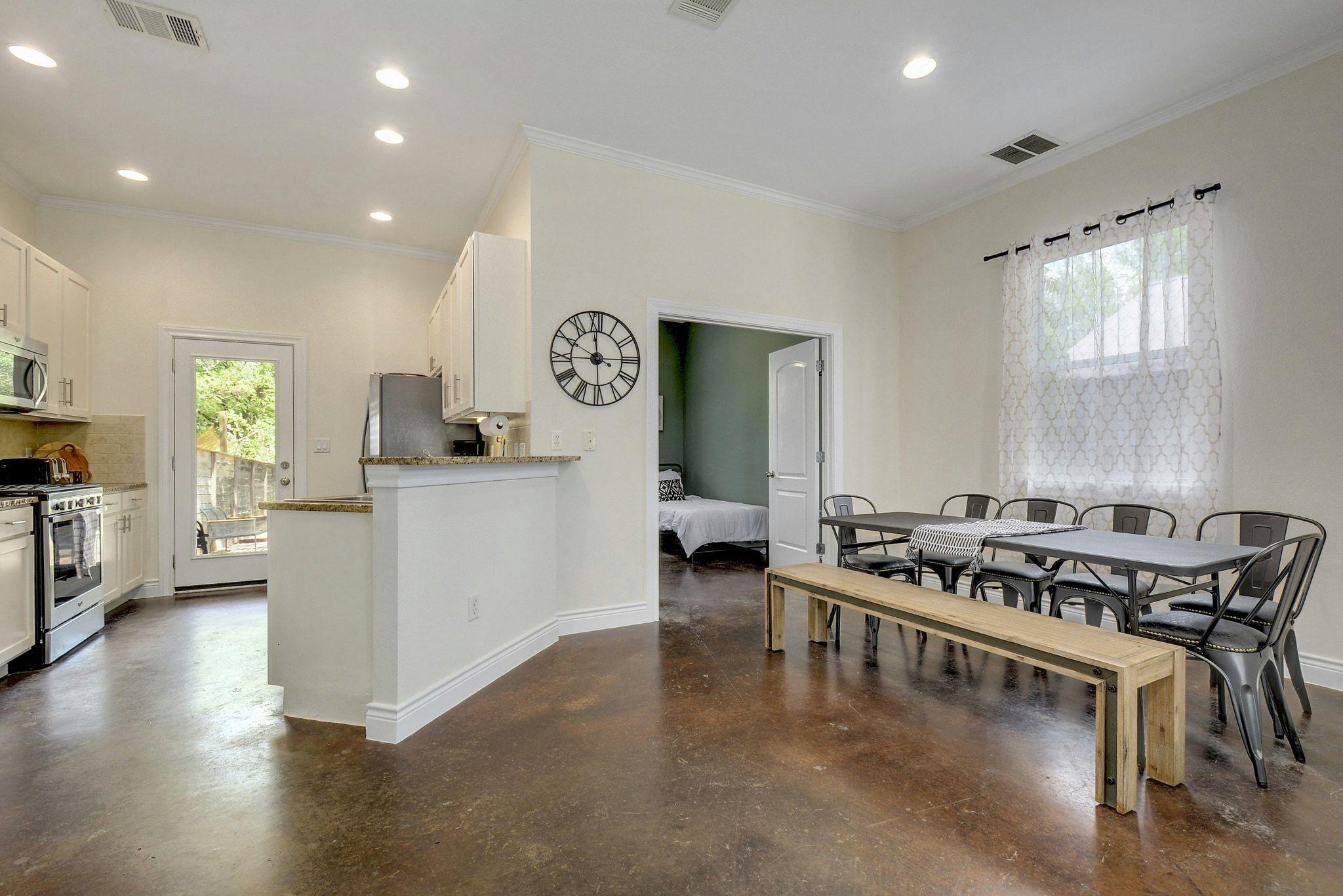 2206 E 14th St # 2, Austin, TX 78702