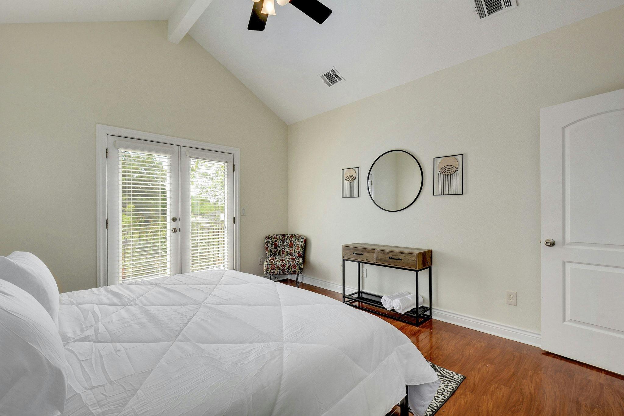 2206 E 14th St # 2, Austin, TX 78702