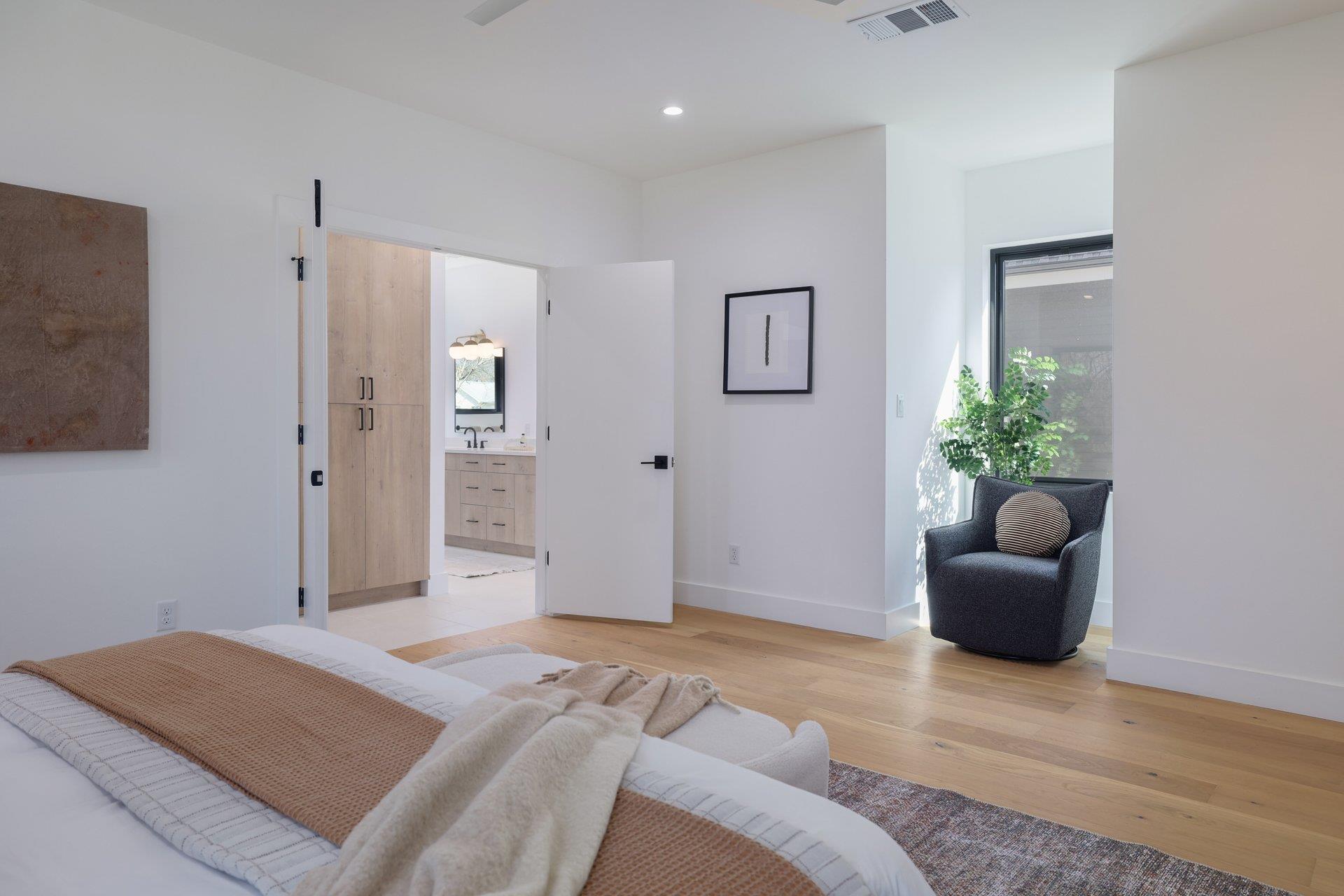 2401 Willow St, Austin, TX 78702