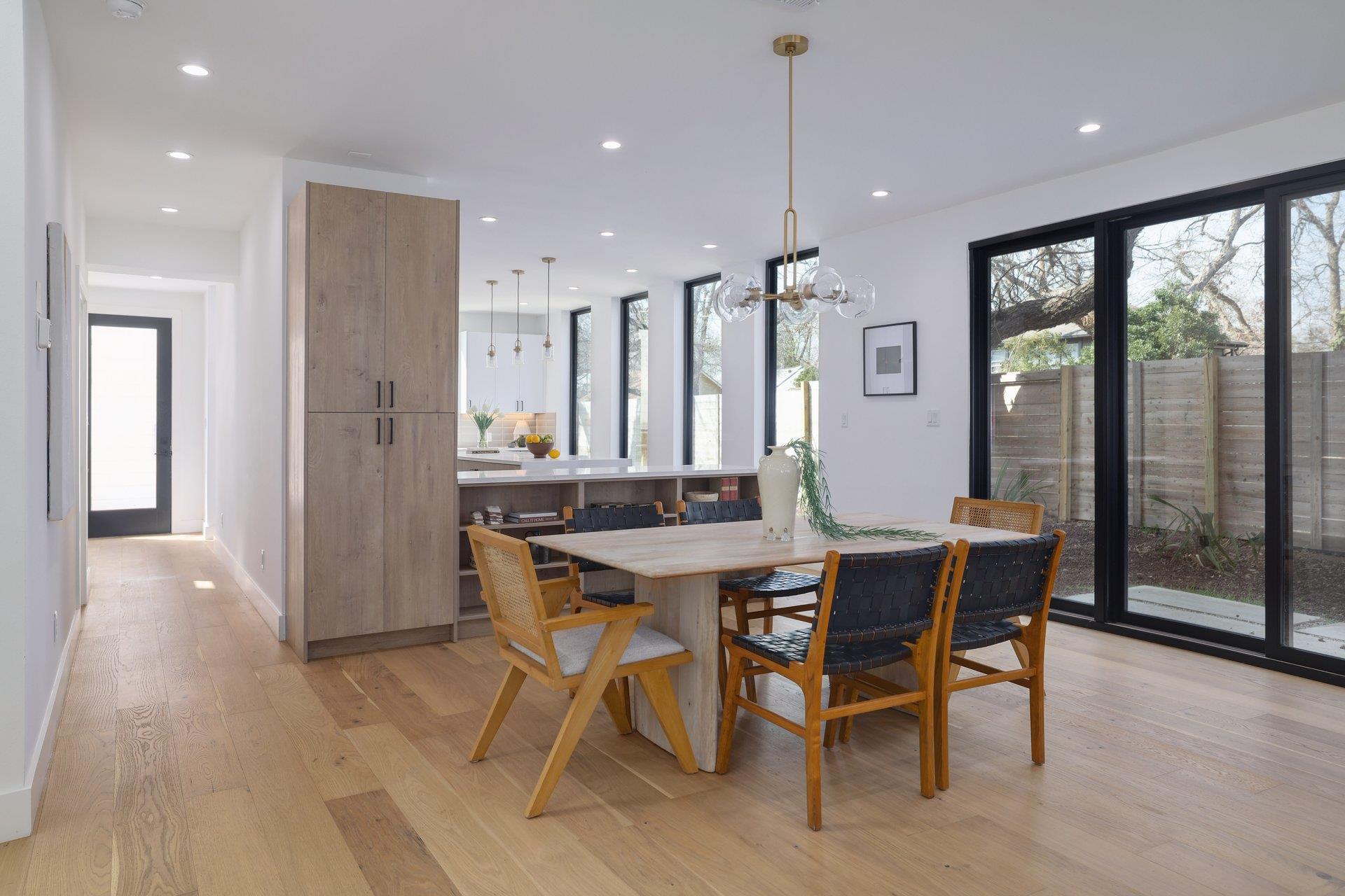 2401 Willow St, Austin, TX 78702