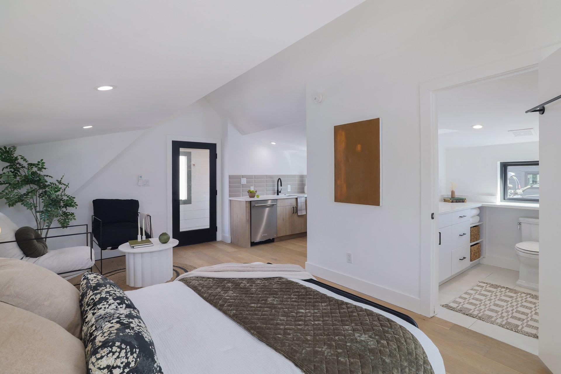 2401 Willow St, Austin, TX 78702