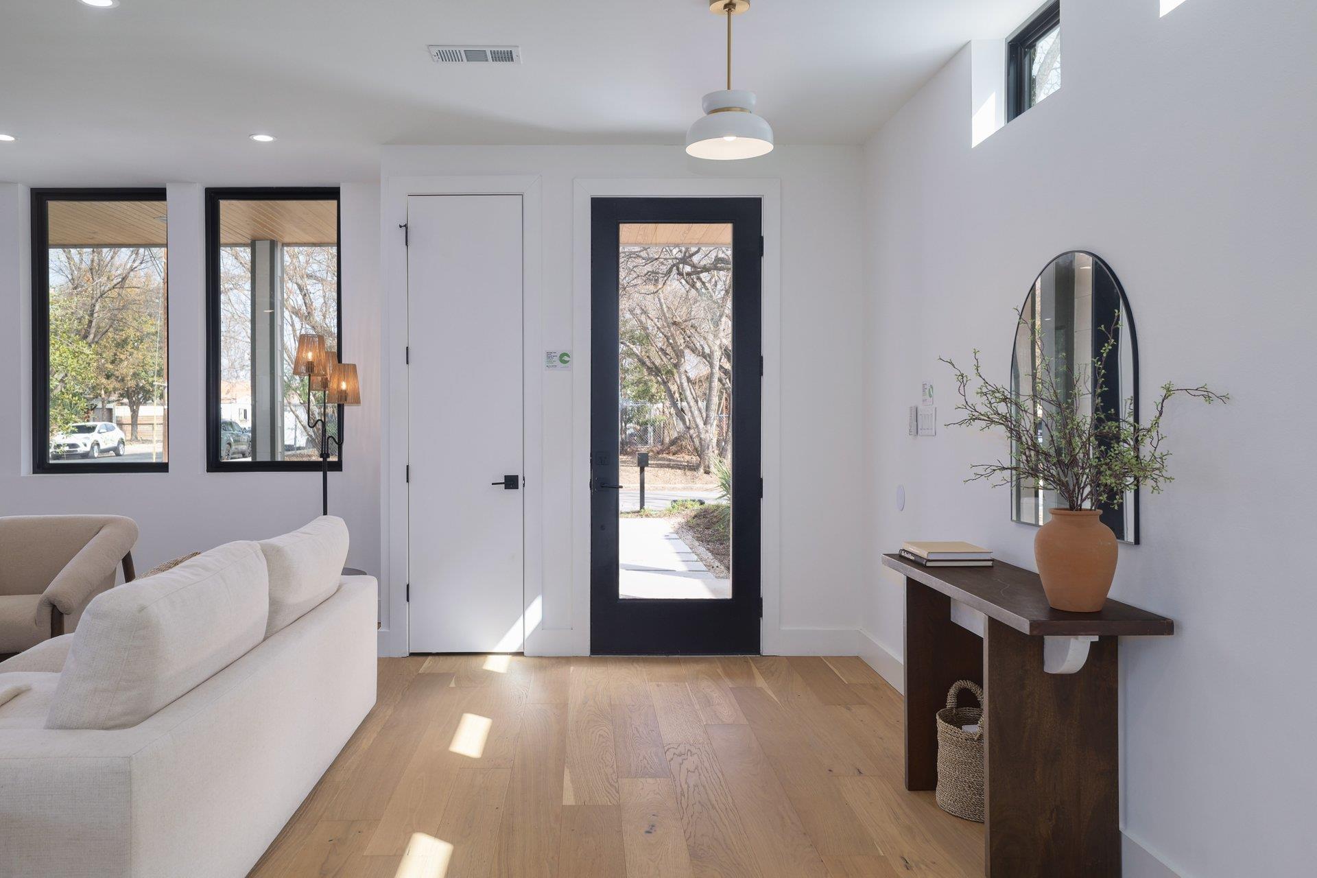 2401 Willow St, Austin, TX 78702