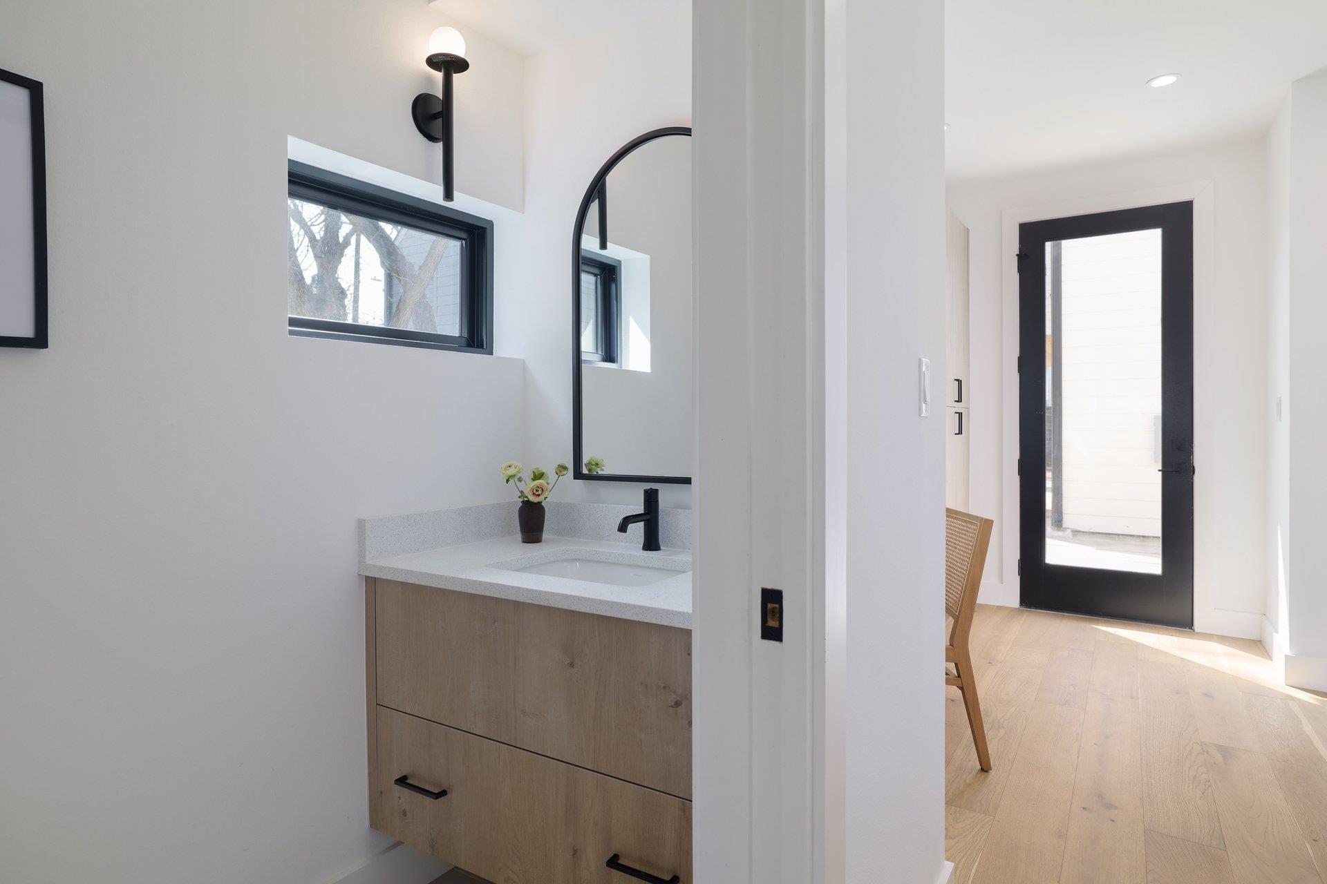 2401 Willow St, Austin, TX 78702