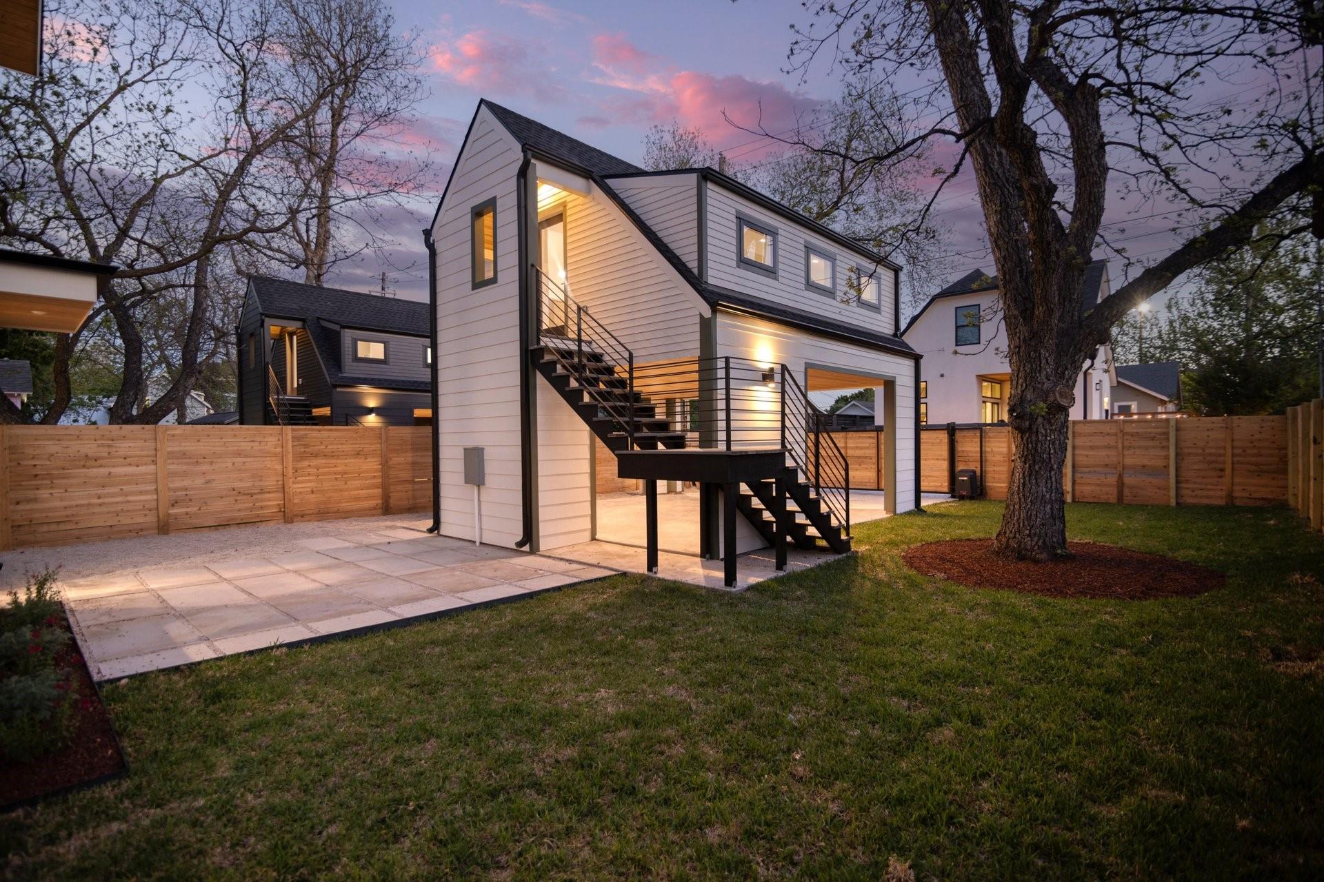 2401 Willow St, Austin, TX 78702