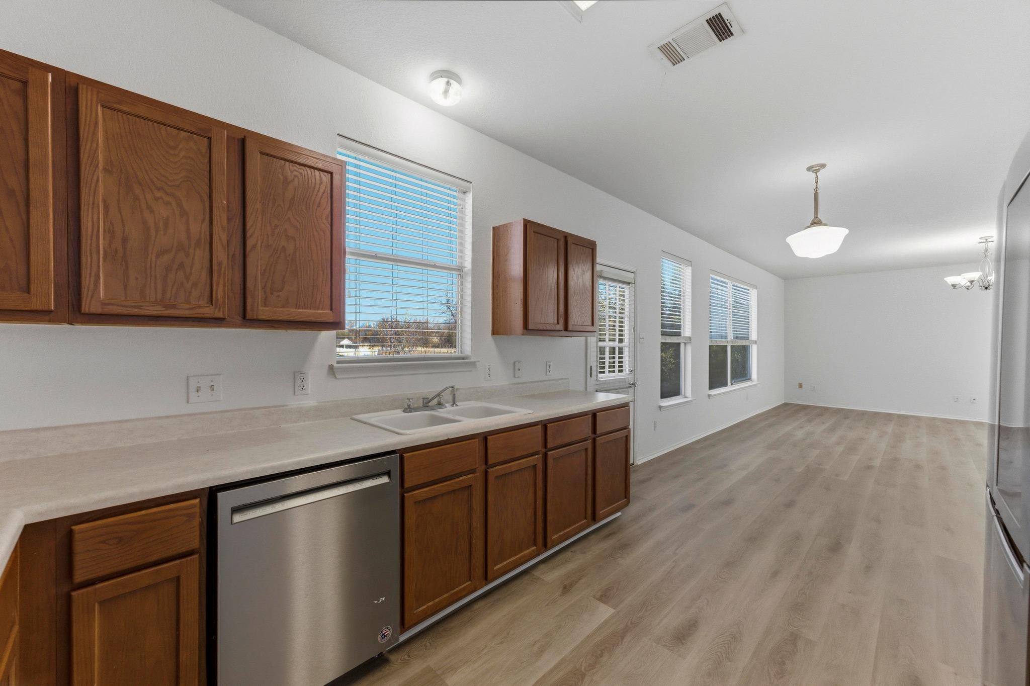 113 Spring Branch Cv, Kyle, TX 78640