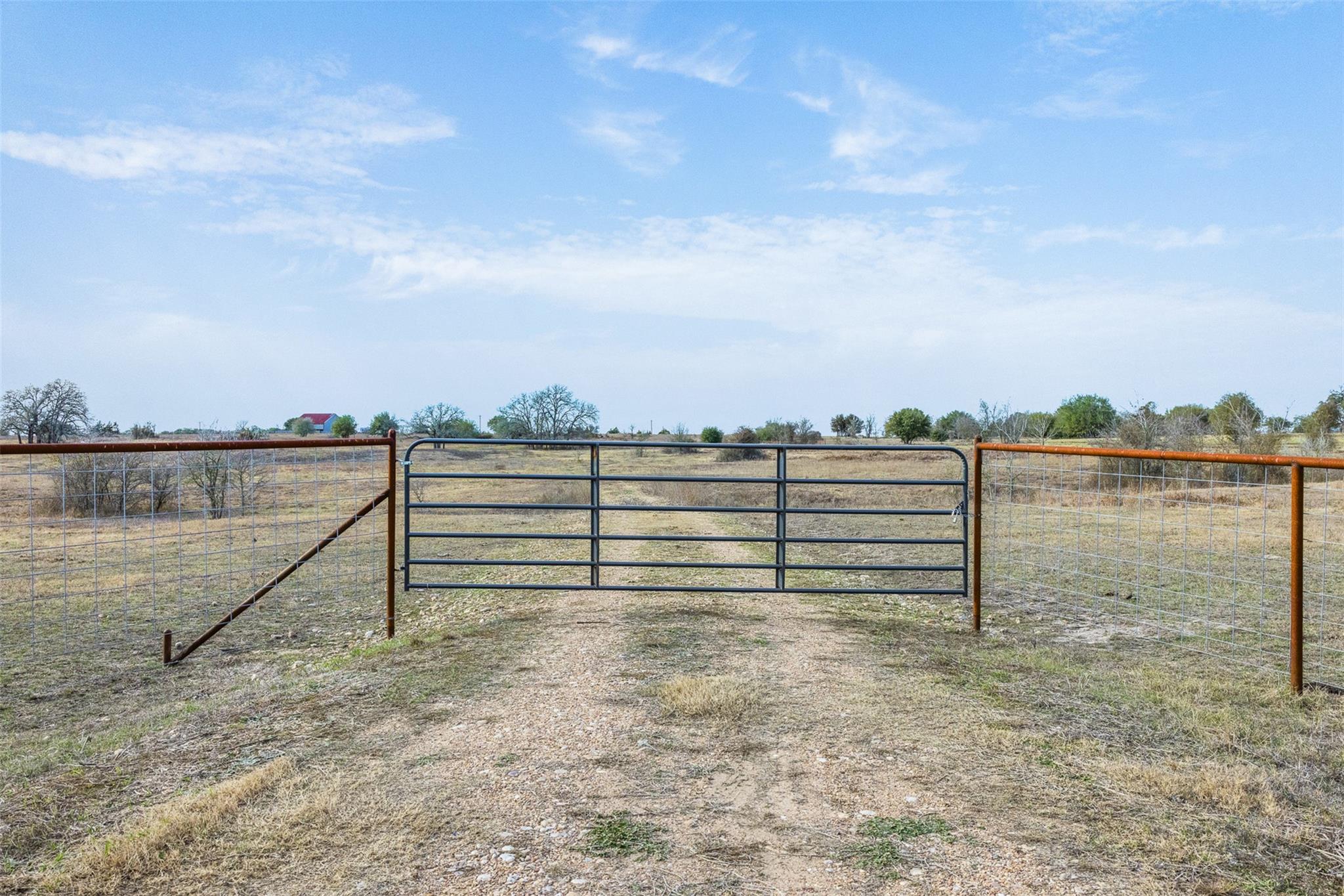 1310 N Nassau Rd, Round Top, TX 78954