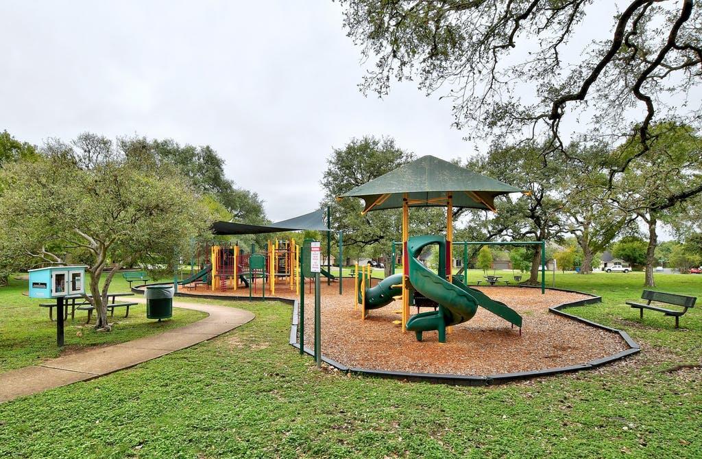 9301 Hopeland Dr, Austin, TX 78749