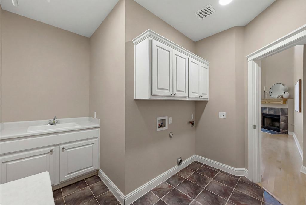 9301 Hopeland Dr, Austin, TX 78749