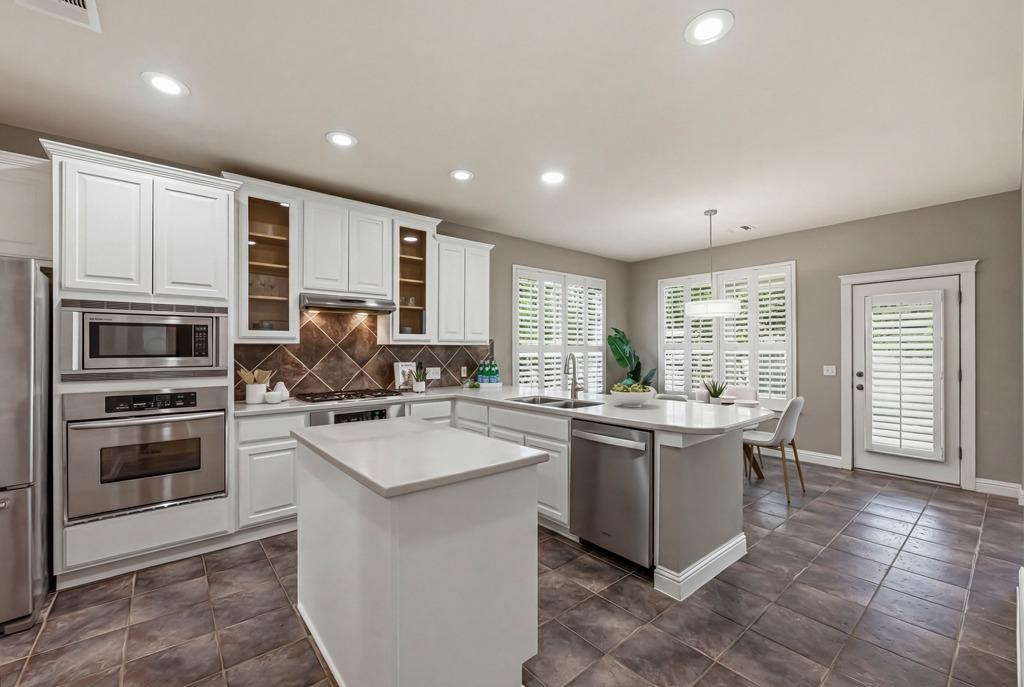 9301 Hopeland Dr, Austin, TX 78749