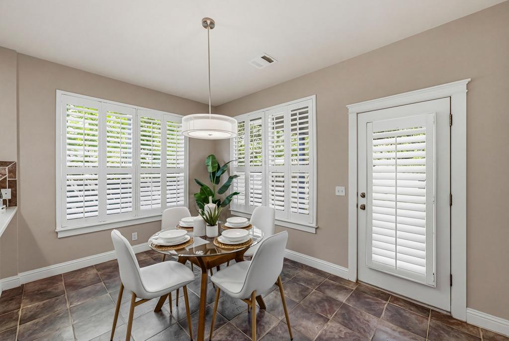 9301 Hopeland Dr, Austin, TX 78749