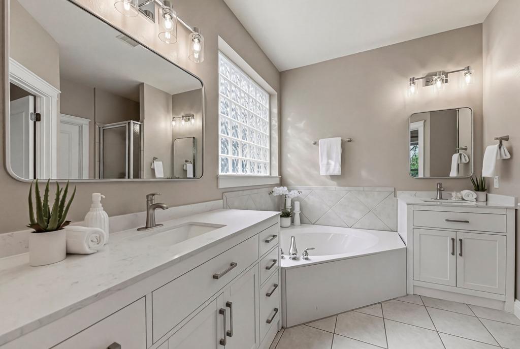 9301 Hopeland Dr, Austin, TX 78749