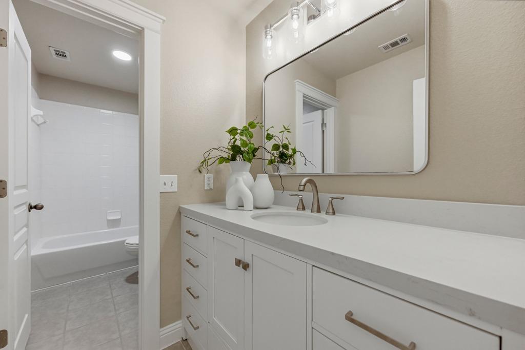 9301 Hopeland Dr, Austin, TX 78749