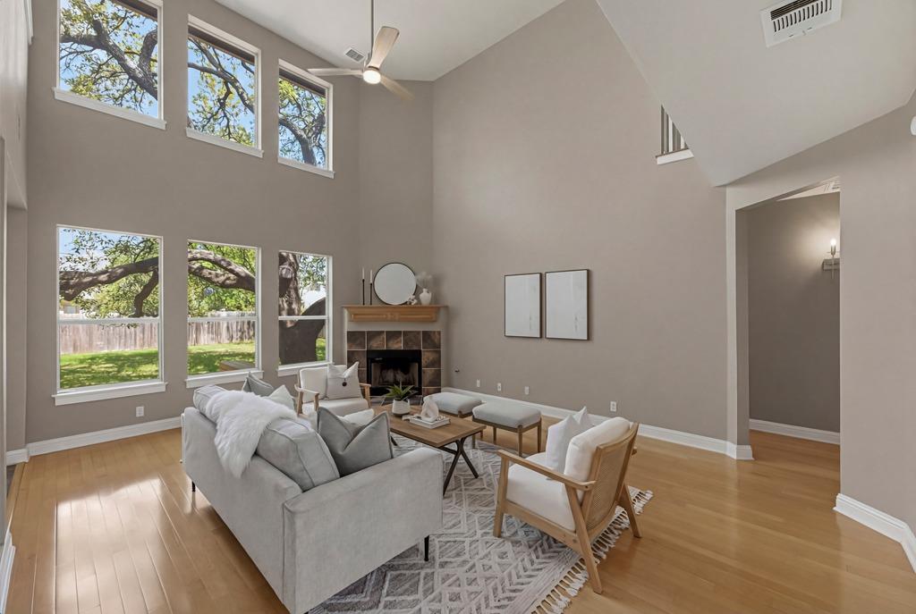 9301 Hopeland Dr, Austin, TX 78749