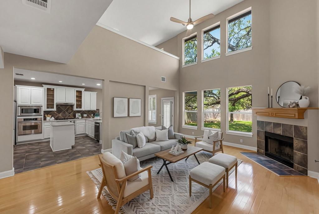 9301 Hopeland Dr, Austin, TX 78749