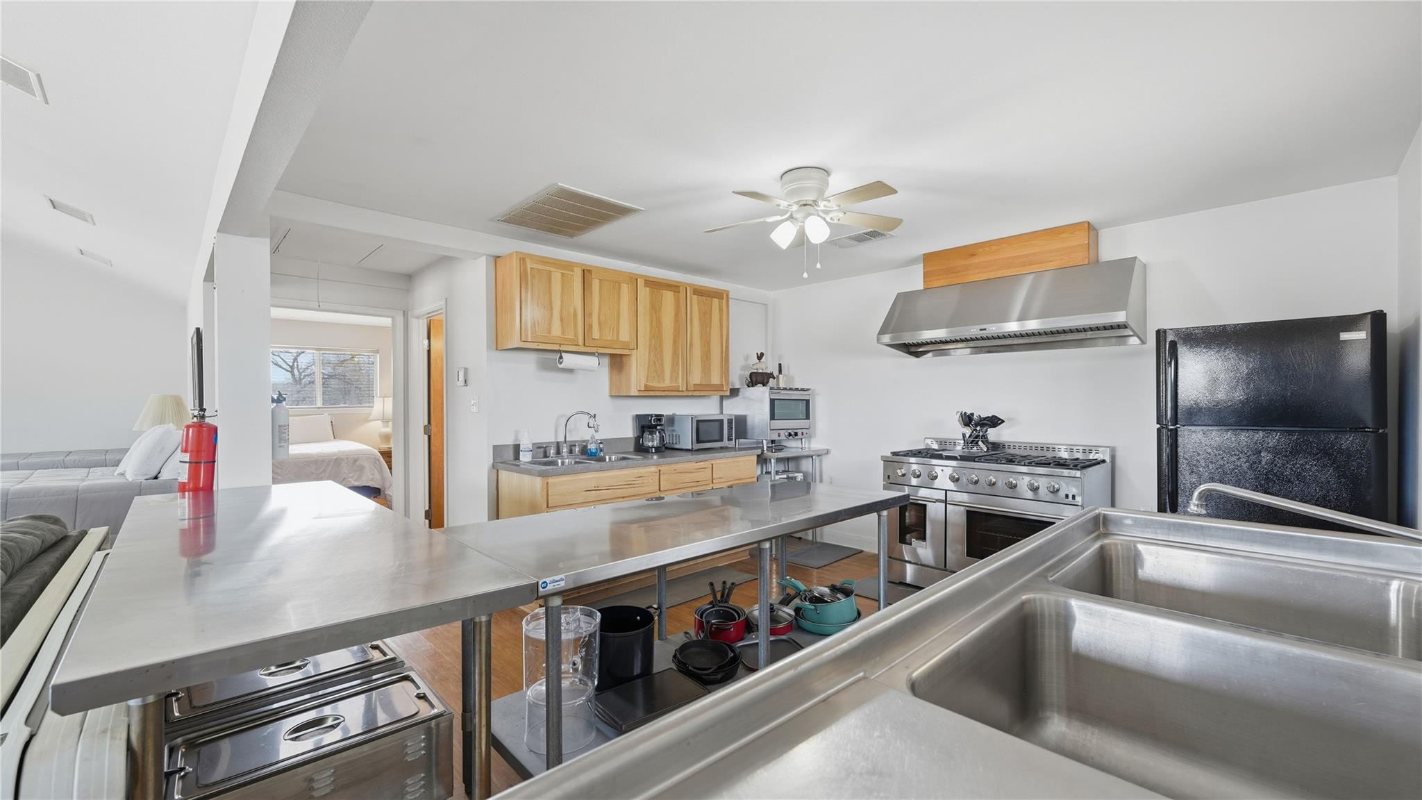 218 Little Ranch Rd # E, Red Rock, TX 78662