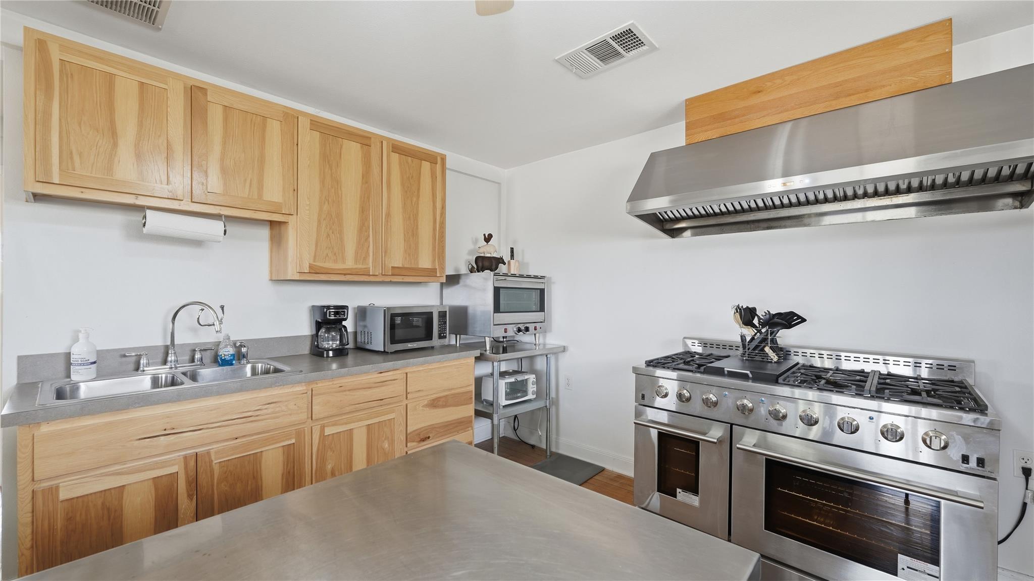 218 Little Ranch Rd # E, Red Rock, TX 78662