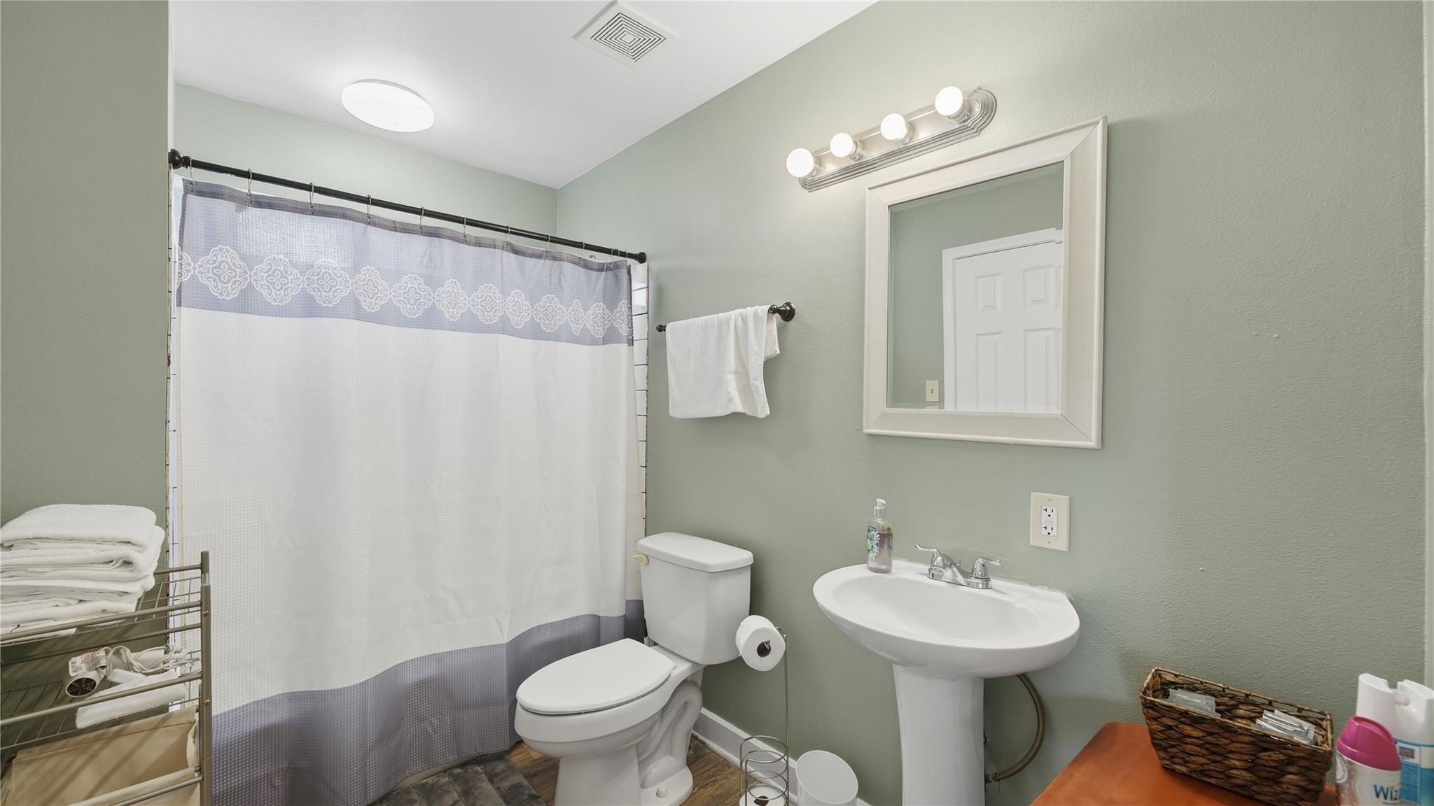 218 Little Ranch Rd # E, Red Rock, TX 78662