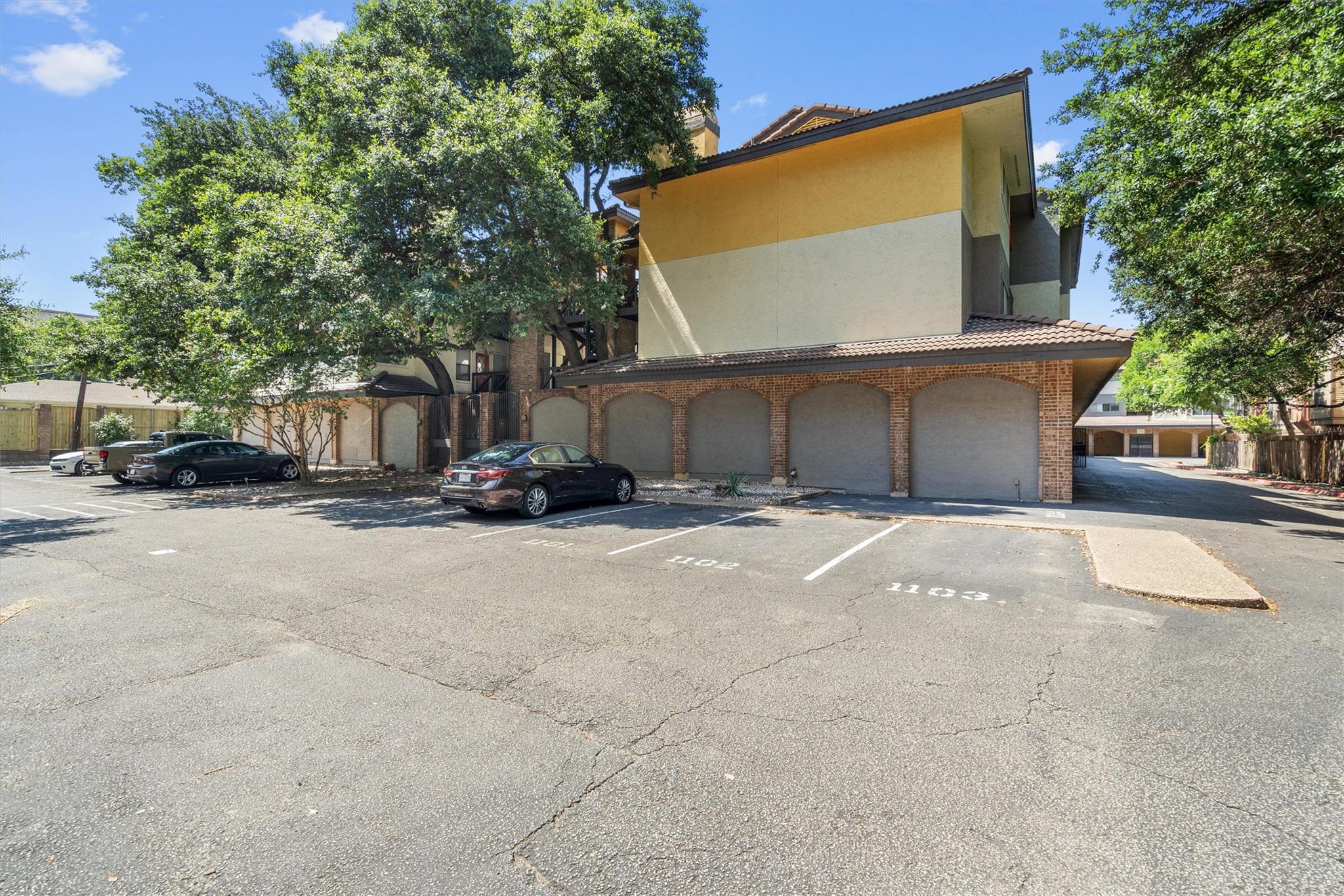 806 W 24th St # 326, Austin, TX 78705