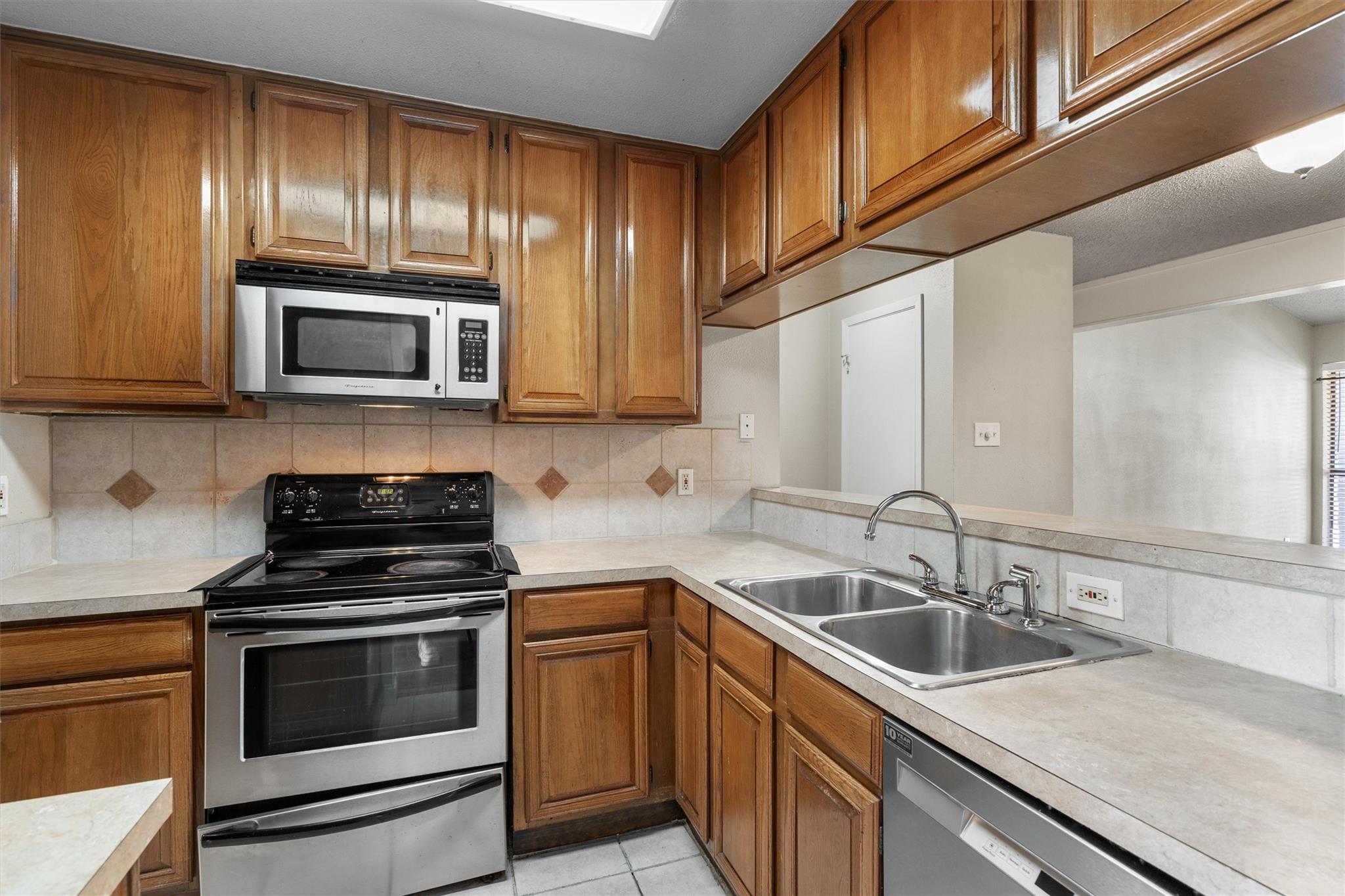 806 W 24th St # 326, Austin, TX 78705