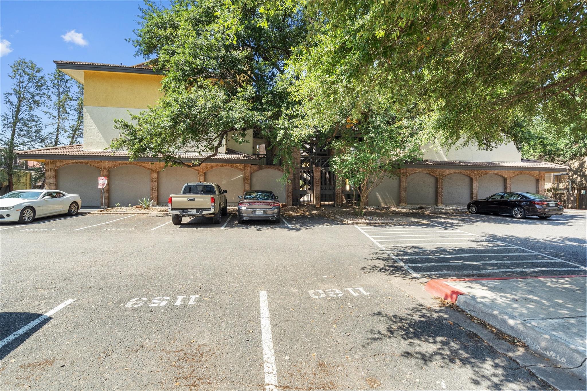 806 W 24th St # 326, Austin, TX 78705