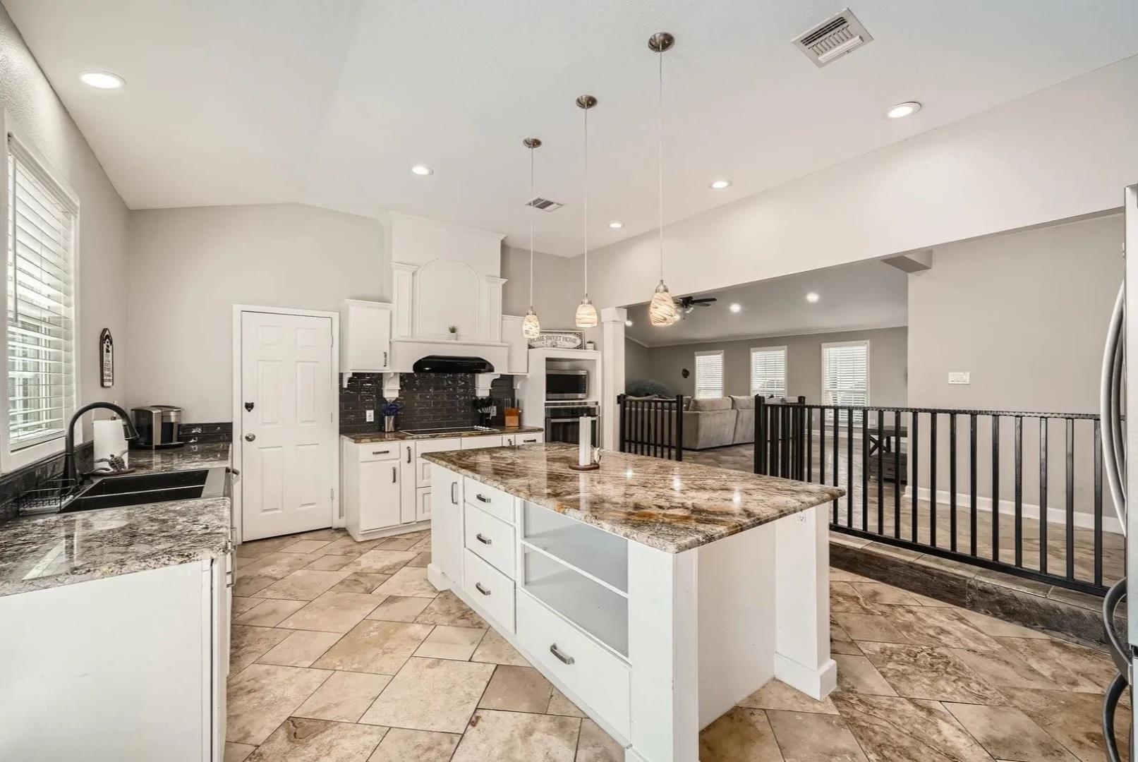 7507 Davy Dr, Volente, TX 78641