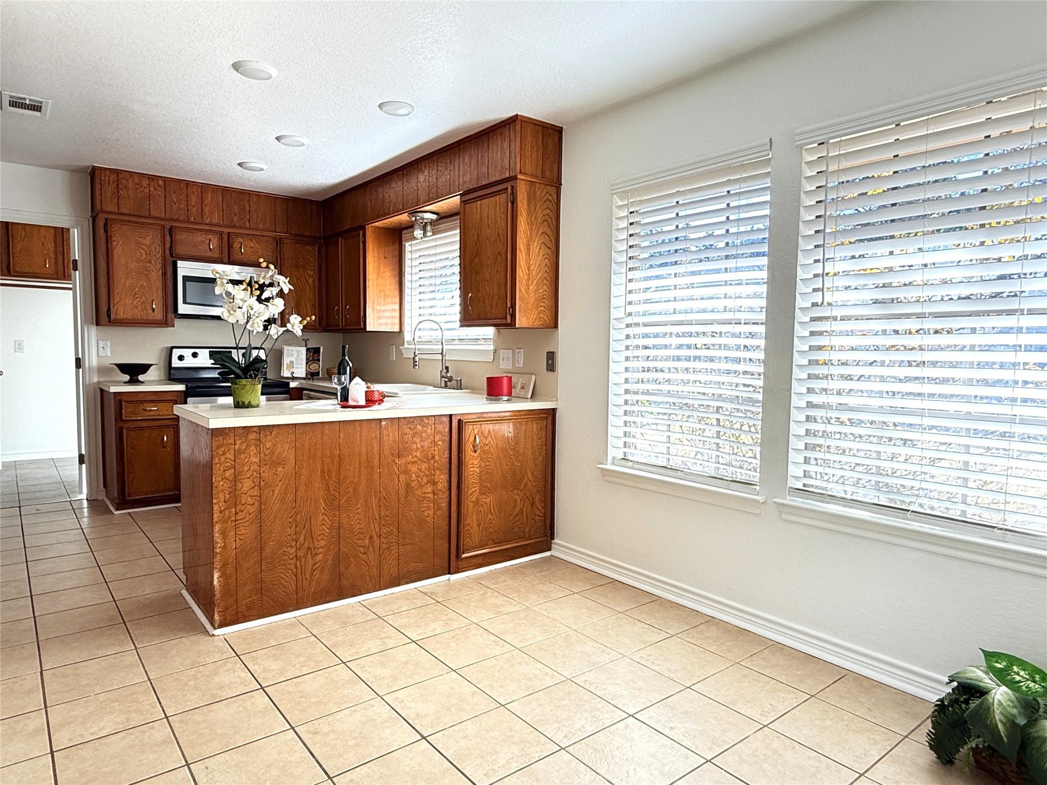 2111 Chinaberry Cir, Harker Heights, TX 76548