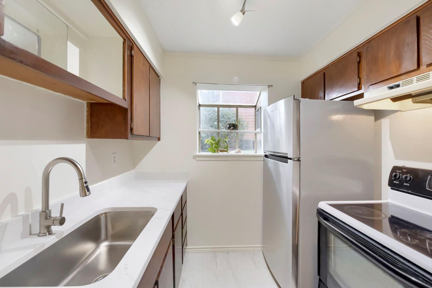 6903 Deatonhill Dr # 20, Austin, TX 78745