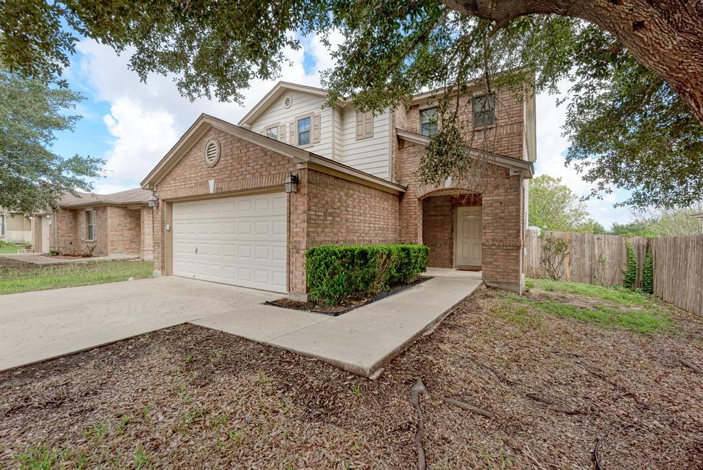 530 Sheep Trail Dr, Kyle, TX 78640