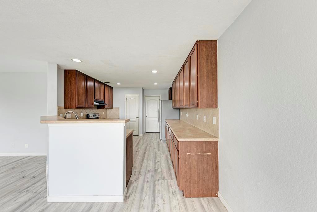 530 Sheep Trail Dr, Kyle, TX 78640