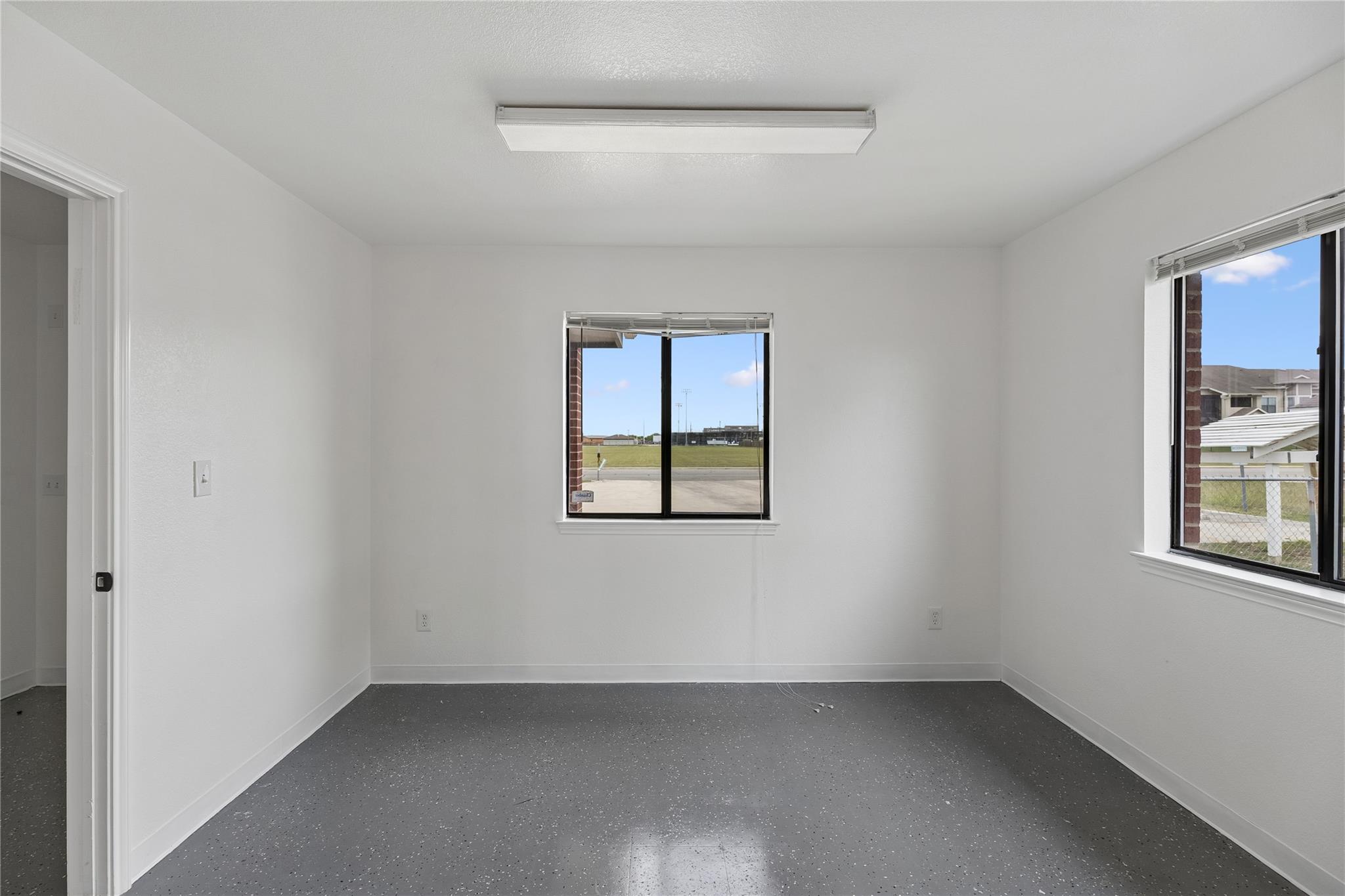 1020 S Guadalupe St, Lockhart, TX 78644