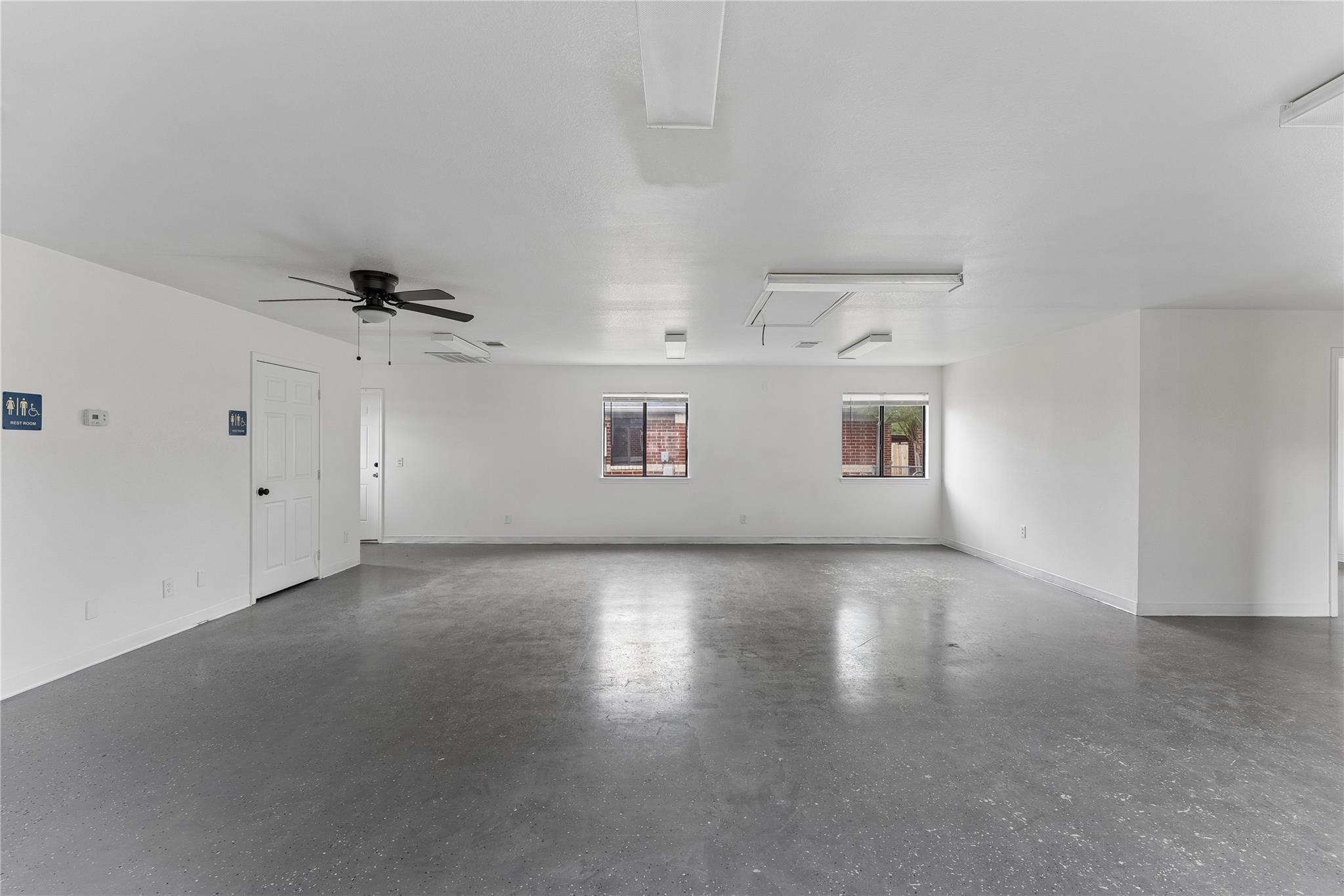 1020 S Guadalupe St, Lockhart, TX 78644