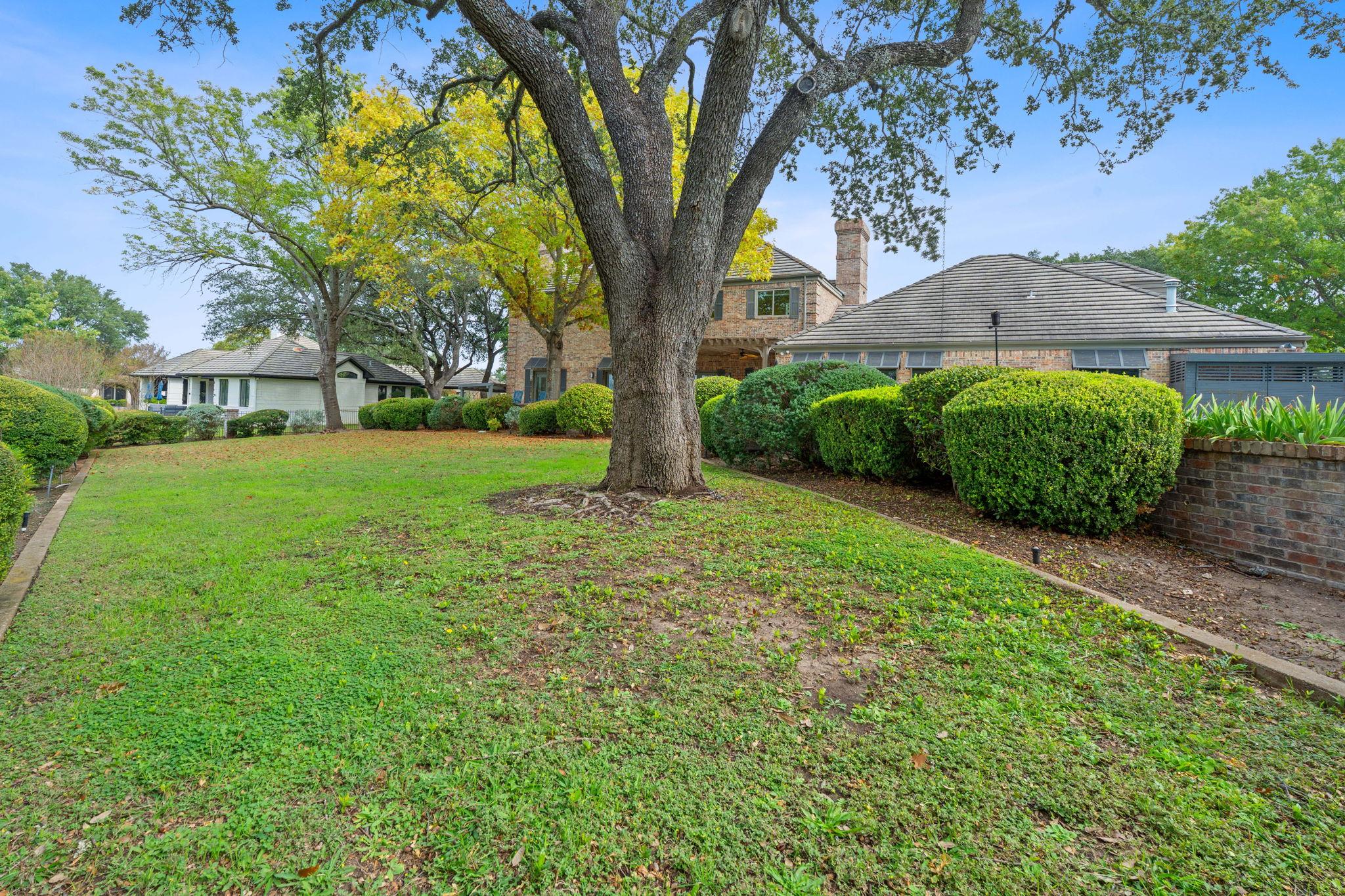 27030 Masters Pkwy, Spicewood, TX 78669