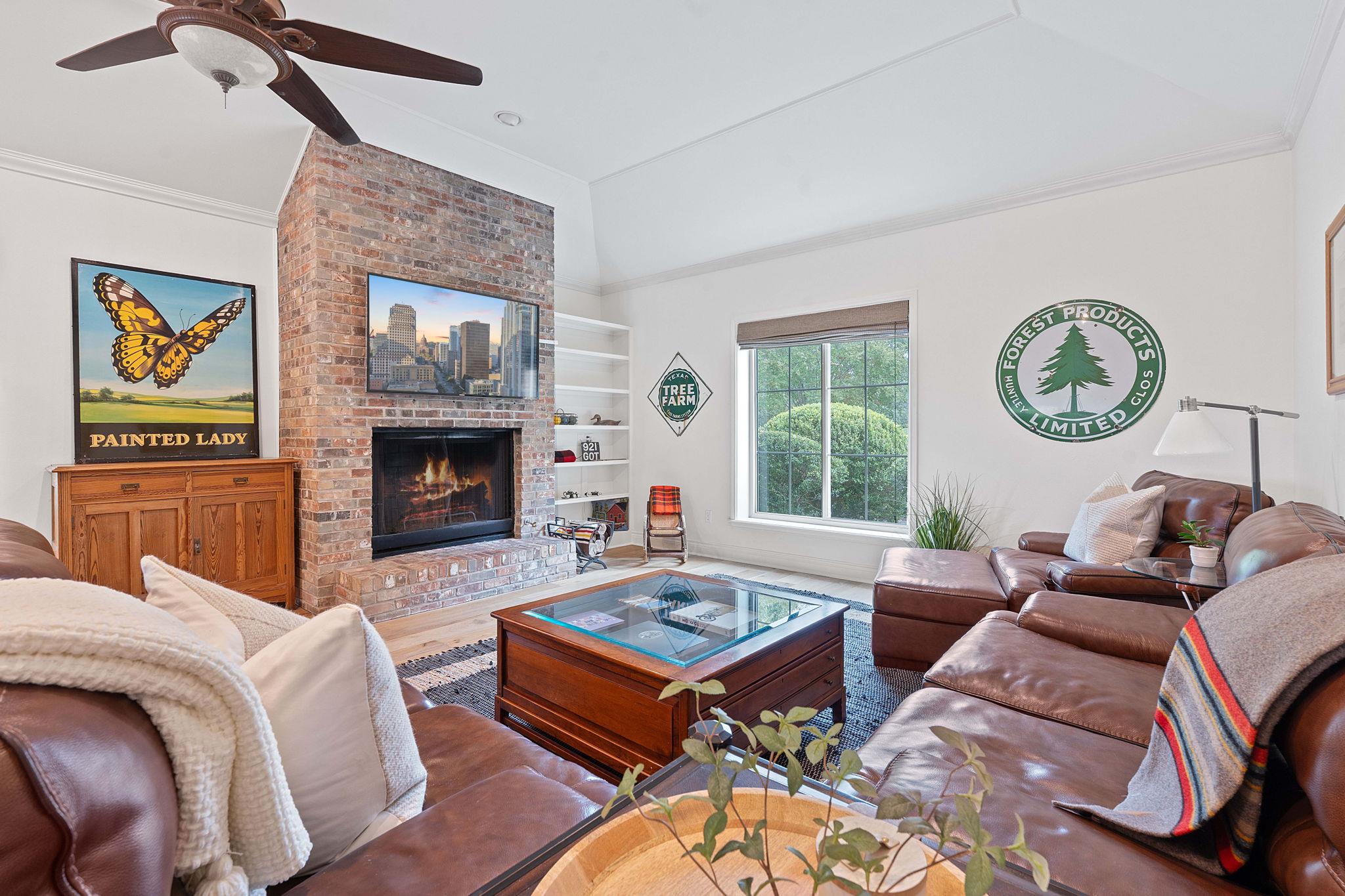 27030 Masters Pkwy, Spicewood, TX 78669