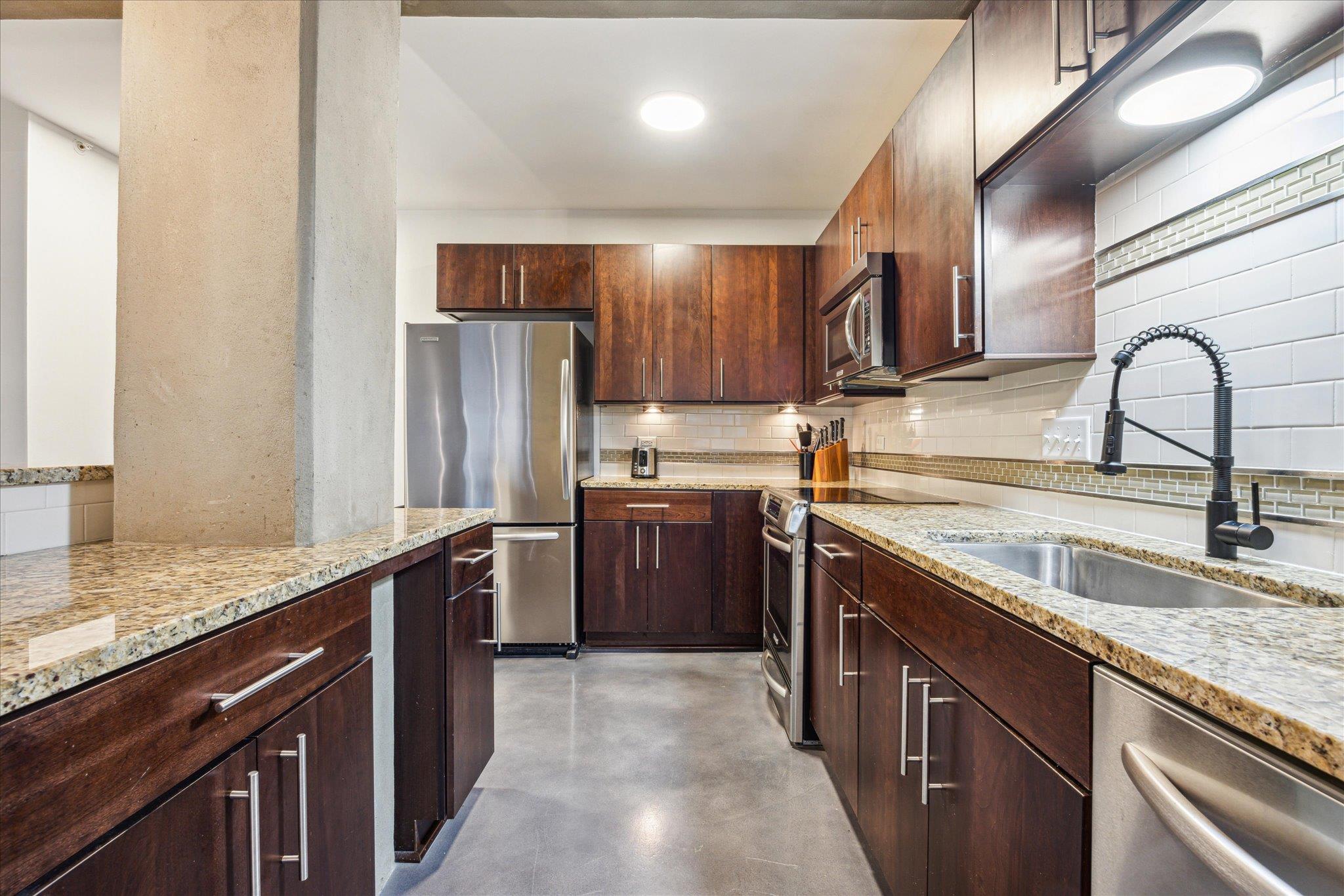 800 Brazos St # 1002, Austin, TX 78701