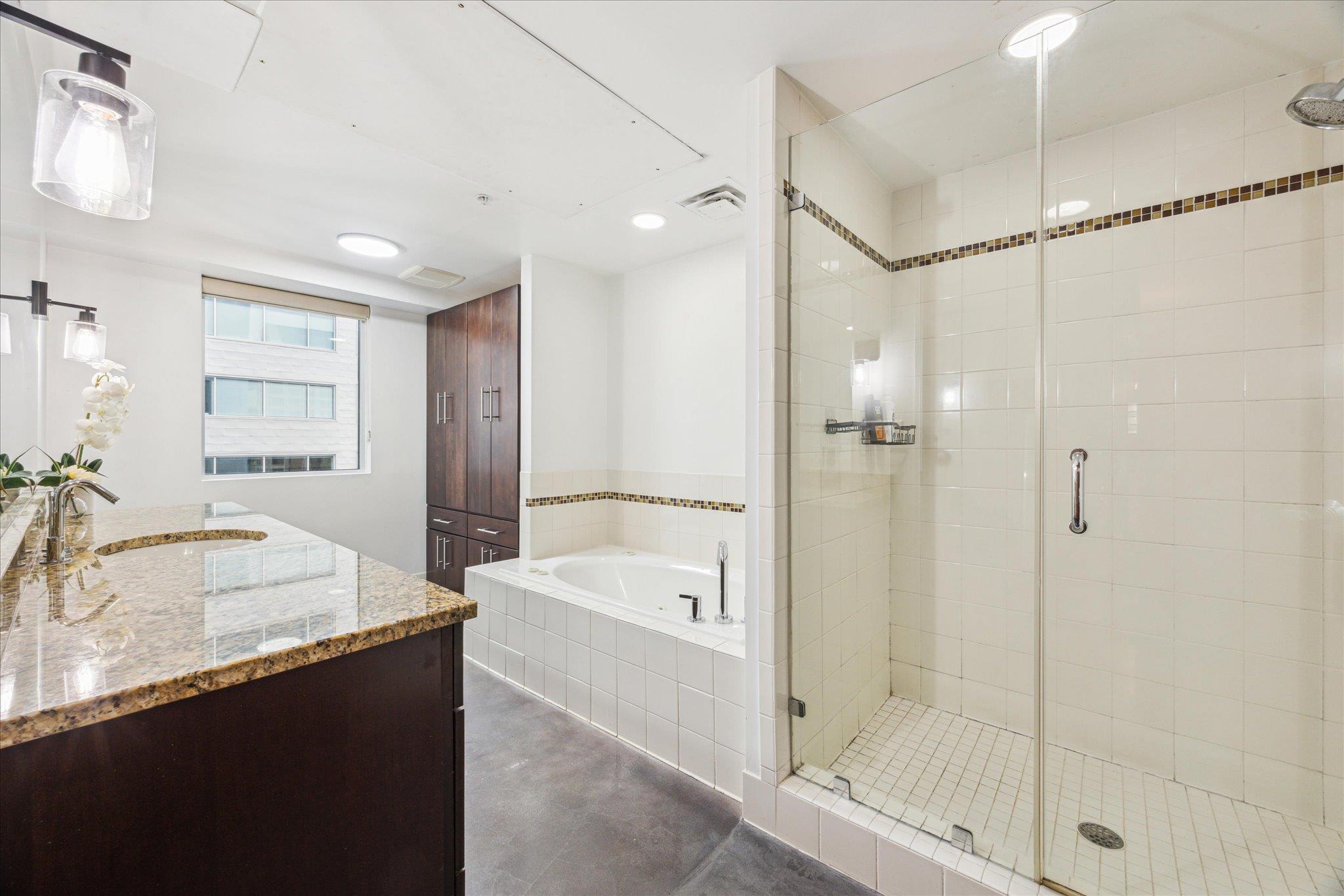 800 Brazos St # 1002, Austin, TX 78701