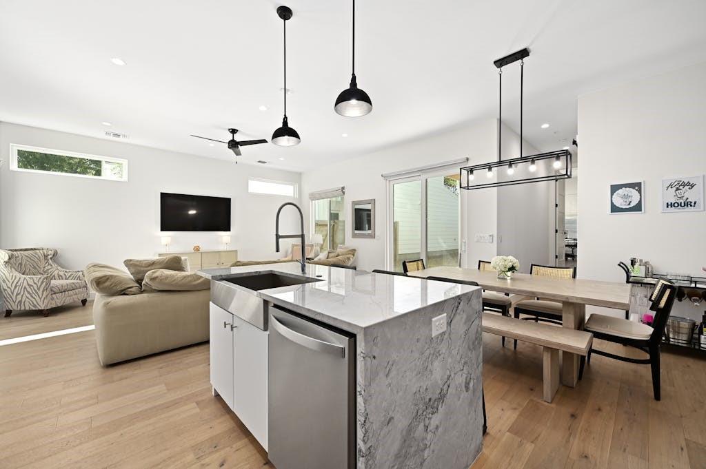 5212 Huisache St # 2, Austin, TX 78751