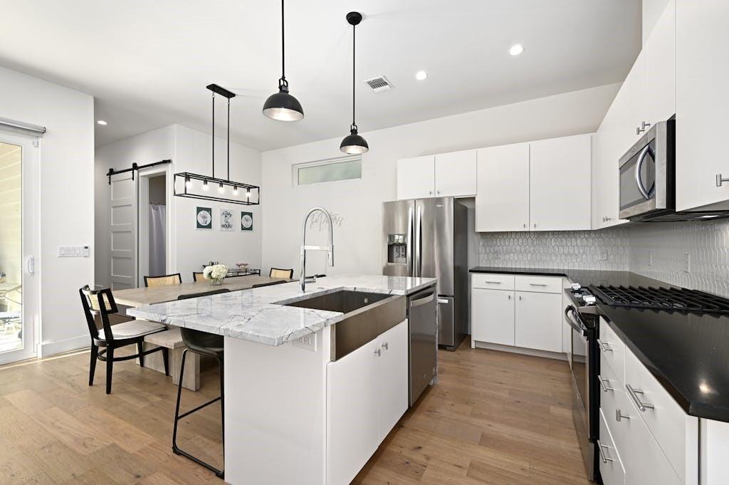 5212 Huisache St # 2, Austin, TX 78751