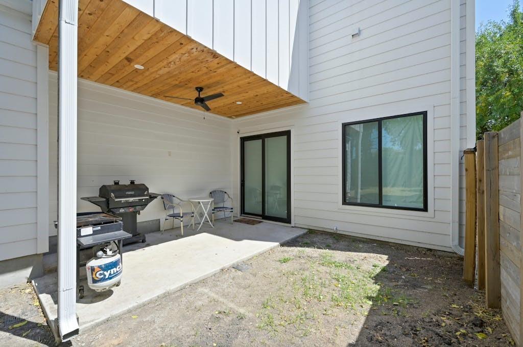 5212 Huisache St # 2, Austin, TX 78751